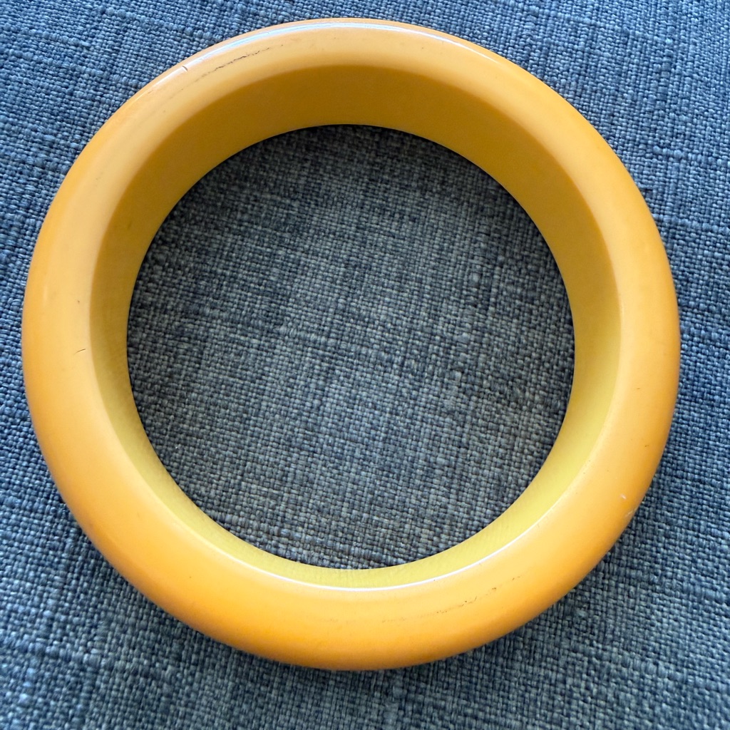 Vintage Bakelite Butterscotch, Yellow Bangle.